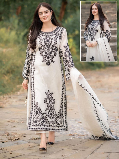 🅽🅴🆆 🅰️🆁🆁🅸🆅🅰️🅻
`Neck,Sleeves,Daman Embroidered Shirt With Fully Embroidered Dupatta 3Pcs`